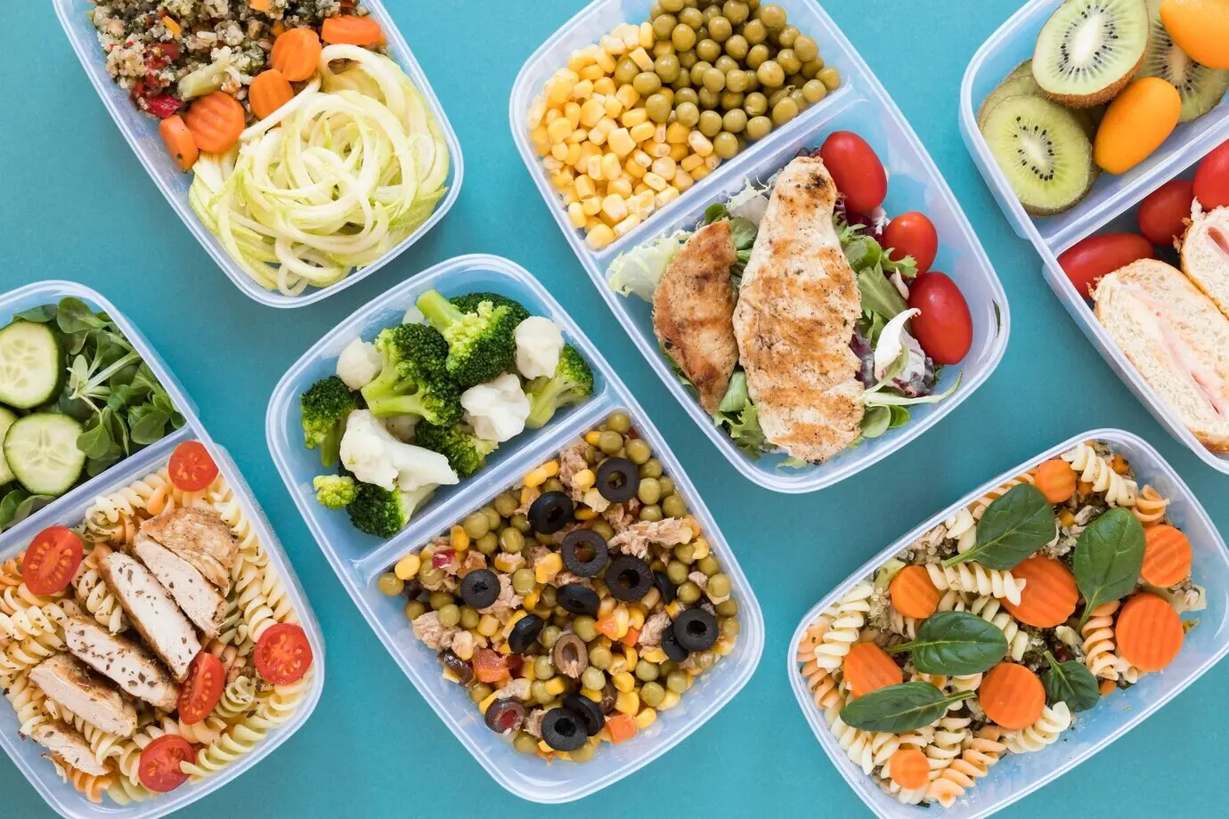 Draufsicht auf eine Auswahl gesunder Lebensmittel