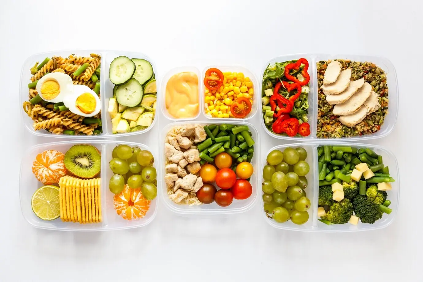 Auswahl an chargenweise gekochtem Essen